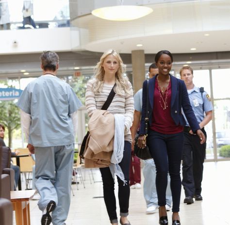 S1 Ep 2 "Emily and... the Alan Zolman Incident" - Emily Owens and Cassandra Emily Owens Md, Dr Kildare, Ben Casey, Mamie Gummer, Aja Naomi King, Emergency Doctor, Michael Owen, King Photo, Doctor On Call