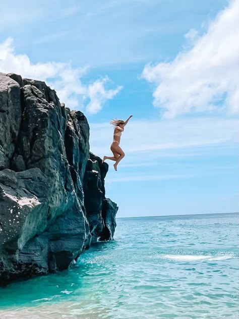 Cliff Jumping - Oahu Hawaii Cliff Jumping In Hawaii, Cliff Diving Aesthetic, Cliff Diving Background, Cliff Jumping Aesthetic, Moving Ocean, F1 Book, Hawaii Photoshoot, Hawaii Birthday, Cliff Jump