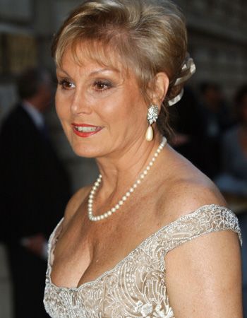 Angela Rippon Angela Rippon, Style Icons, Diamond Earrings, Beauty