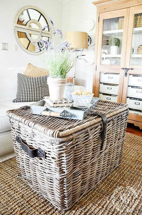 Coffee Table With Baskets On Floor, Basket Coffee Table, Coffee Table With Baskets Underneath, Wicker Basket As Coffee Table, Wicker Basket Coffee Table, Wicker Trunk Coffee Table, Coffee Table With Baskets, Bedroom Minimalist, Wicker Coffee Table