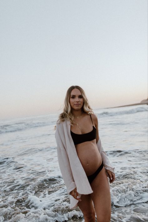 Pregnancy Beach Photos, Pregnancy Photos Beach, Bump Fits, Maternity Shoot Beach, Beach Maternity Pictures, Baby Bump Photoshoot, Pregnancy Announcement Photoshoot, Cute Pregnancy Pictures, Maternity Photo Outfits