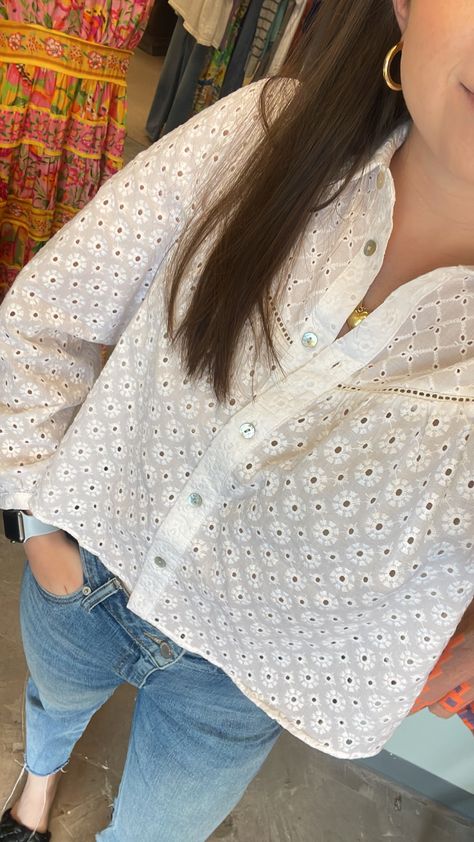 New zara eyelet cropped blouse https://www.zara.com/us/en/embroidered-eyelet-cropped-shirt-p07640914.html?v1=276656758 Eyelet Shirt Outfit, Eyelet Button Down Shirt, Casual Mom Style, Eyelet Shirt, Polo Blouse, Eyelet Blouse, Cropped Blouse, Cropped Shirt, Shirt Embroidery