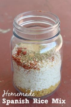 How to quickly and easily make your own spanish rice mix with ingredients you already have on hand. Homemade Spanish Rice, Spanish Rice Easy, Mix In A Jar, Homemade Dry Mixes, Homemade Spice Mix, Homemade Pantry, Spice Mix Recipes, Diy Spices, Rice Mix