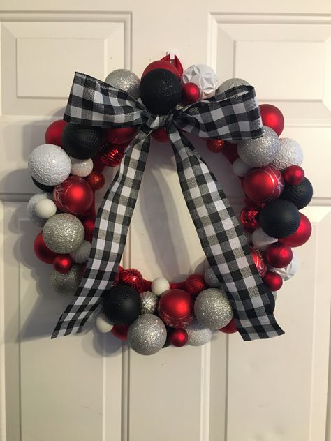 Black Red And Silver Christmas Decor, Red And Gray Christmas Decor, Red White And Black Christmas Decor, Red Black White Christmas Tree, Black White And Red Christmas Tree, Black White And Red Christmas Decor, Red Black And White Christmas Decor, Red And Black Christmas Decor, Black White And Red Christmas