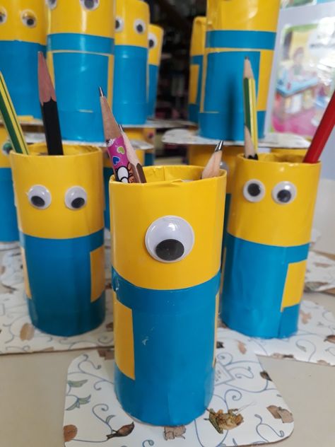 Pencil Holder for school holiday art and craft lesson. Inspired by Minion 😂 School Holiday, School Holidays, School Art, Holiday Art, Art And Craft, Pencil Holder, Art School, Minion, Arts And Crafts