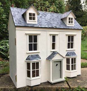 Dolls House Shop, Doll House Plans, Cardboard House, Seaside Cottage, Small Cottage, Ceramic Houses, Miniature Houses, Rose Cottage, Miniature House