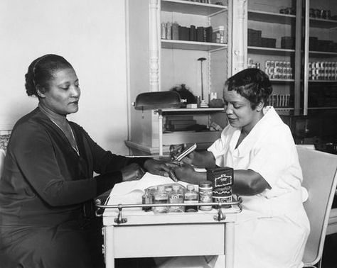 A'Lelia Walker Getting a Manicure Salon Pictures Ideas, Cj Walker, Madam C J Walker, Madam Cj Walker, The Gentlewoman, Black Literature, Salon Pictures, African American Museum, Beauty Entrepreneur