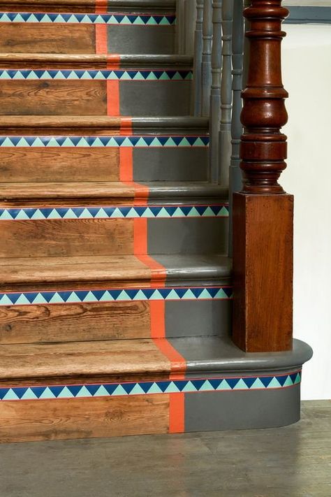 susie atkinson wallpaper borders Half Painted Stairway, Painted Archway, Staircase Painting, Stairs Railing Design, Stairs Wallpaper, Stairs Railing, Interior Products, Painted Stairs, Divider Wall