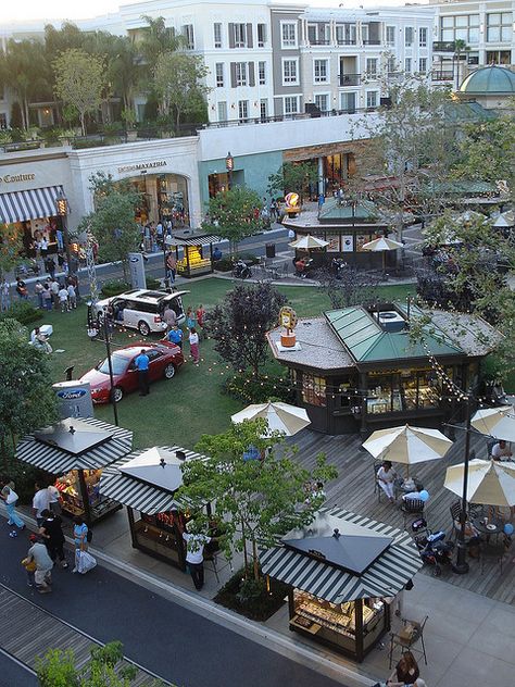 americana shopping mall | Americana Shopping Center MLB GIANTS Small Shopping Center Design, Outdoor Shopping Mall, Outdoor Mall Design, Mini Mall Design, Outdoor Market Design, Market Place Design, Shopping Center Design, Outdoor Shopping Center, Mall Ideas