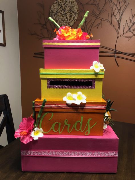 Luau Graduation Cake, Hawaiian Theme Graduation Party, Luau Graduation Party Ideas, Hawaiian Graduation Party, Tropical Graduation Party, Luau Graduation Party, Luau Centerpieces, Luau Graduation, Graduation Party Checklist