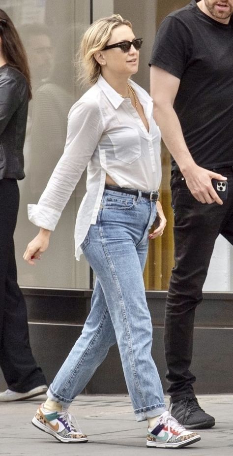 Kate Hudson Street Style Kate Hudson Style 2023, Kate Hudson Street Style, Buoyant Spring, Kate Hudson Style, Kurt Russell, Goldie Hawn, Style 2023, Killin It, Bright Spring