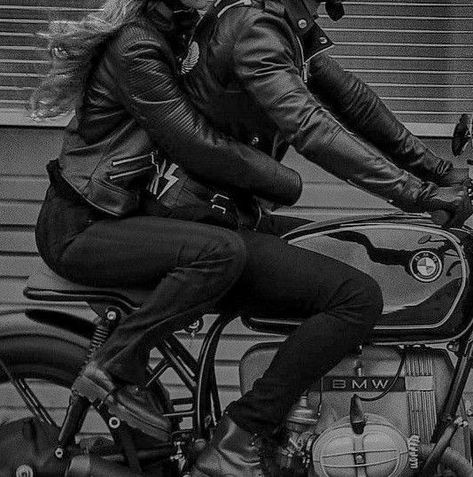 Biker Couple, Motorcycle Couple, Image Moto, Motorcycle Aesthetic, Biker Aesthetic, Biker Boys, Badass Aesthetic, Style Aesthetic, Sirius Black