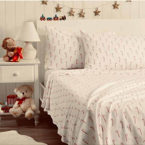 Amazon.com: Great Bay Home Extra Soft Holiday Printed 100% Turkish Cotton Flannel Sheet Set. Warm, Cozy, Luxury Winter Bed Sheets. Boulder Collection (Twin, Candy Canes) : Home & Kitchen Christmas Bed Sheets, Rustic Bedding Sets, Winter Bed, Christmas Sheets, Holiday Flannel, Christmas Bedding Set, Blue Bedding Sets, Christmas Flannel, King Sheets