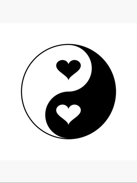 Pretty Ying Yang Tattoo, Heart Yin Yang Tattoo, Ying And Yang Drawing, Ying Yang Heart Tattoo, Yin Yang Heart Tattoo, Simple Ying Yang Tattoo, Ying Yang Drawing, Heart Ying Yang, Yin Og Yang