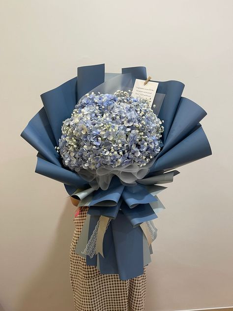 Simple Bouquet, Luxury Flower Bouquets, Luxury Flowers, Flower Bouquets, Fresh Flowers, Hanukkah Wreath, Flowers Bouquet, Flower Designs, Florist