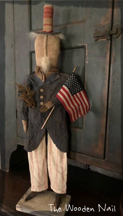 The Wooden Nail creation... ❤️ Americana Wood Crafts, Americana Folk Art, Americana Wool Applique, Primitive Stitchery Christmas, Uncle Sam Wood Crafts, Primitive Country Crafts, Patriotic Doll, Primitive Rabbit, Primitive Doll Patterns