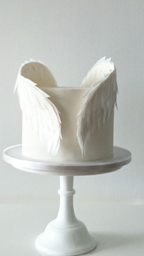 Angel Cake Design, Angel Wing Cake Topper, Angel Wings Cake, 18th Birthday Cake, Fairy Cakes, Birthday Cakes For Men, Angel Cake, Creative Birthday Cakes, Fruit Carving