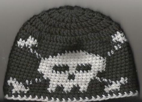 skull and crossbone beanie - CROCHET Pattern Crochet Scoodie, Gothic Crochet, Goth Crochet, Spooky Crochet, Mens Crochet, Crochet Skull Patterns, Skull Beanie, Crochet Skull, Novelty Hats