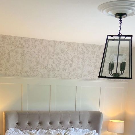 Jess | Home interiors on Instagram: "GUEST ROOM REFRESH ☺️ I am SO pleased with how our guest room is now looking! Just in time for my friends. We added the most beautiful wallpaper above the panelling. It’s the sketched meadow in stone on Windsor cream from @lucieannabelhome It goes so well with the slaked lime and is really high quality. The lovely @our_wandsworth_home also has it 🫶🏻 * We also had the Roman blind of my dreams made by @grovehome who are now offering a bespoke interior servi Wallpaper Above Panelling Bedroom, Panelling With Wallpaper Above, Wallpaper Above Panelling, Slaked Lime, With Wallpaper, Room Refresh, Most Beautiful Wallpaper, Bedroom Panel, Bespoke Interiors