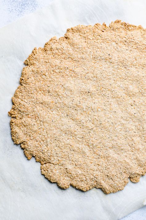 Oatmeal Pizza Crust Recipe with simple ingredients, uses a food processor, takes minutes to make and creates no flour mess. Not to mention no bloating and delish healthy BBQ Chicken Pizza Recipe included. | ifoodreal.com Oatmeal Pizza Crust, Oatmeal Pizza, Healthy Pizza Dough, Metabolism Recipes, Bbq Chicken Pizza Recipe, Pressure Cooker Recipes Chicken, Fast Metabolism Recipes, Healthy Bbq, Oatmeal Flour