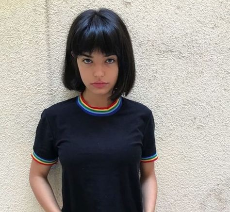 Hair Black Bob With Fringe, Black Bob Haircut, Black Hair Bangs, Short Hair Fringe, Bob Haircut For Girls, Healthy Hair Tips, Hair Stylies, Fringe Hairstyles, Short Black Hairstyles