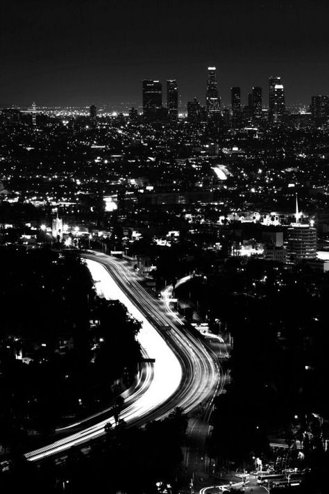 Los angeles Hollywood Black And White, Black And White Los Angeles, Los Angeles Black And White, California Wallpaper, Los Angeles Aesthetic, Cali Trip, Los Angeles Lifestyle, Black And White Picture Wall, White Pictures