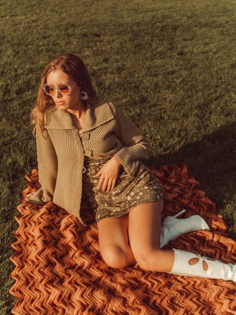 70s Outdoor Photoshoot, 70s Aesthetic Photoshoot, 70’s Photoshoot, 70s Editorial Photoshoot, Groovy Photoshoot, 70s Inspired Photoshoot, 60s Photoshoot, 70s Shoot, Shot Composition