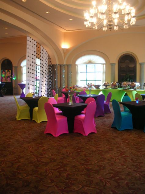 Bright Neon Retro Themed Sweet 16 Party in the Ballroom in Sonterra Country Club. Colorful Sweet 16 Party, Quinceañeras Ideas, Family Golf, Tennis Fitness, 17 Birthday Cake, Glow Birthday Party, Sweet 16 Themes, Neon Retro, Sweet 16 Party