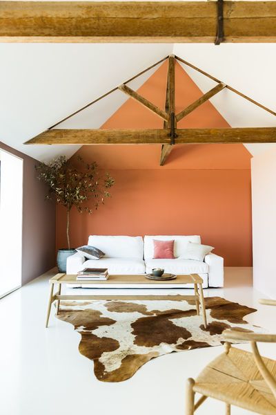 Dulux : Feature wall - Toasted Clay, Other walls - Timeless or Oyster Cove Orange Feature Wall, Wood Decor Living Room, Burnt Orange Paint, Australian Home Decor, Burnt Orange Living Room, Orange Living Room, Lounge Room Styling, Feature Wall Living Room, Orange Rooms