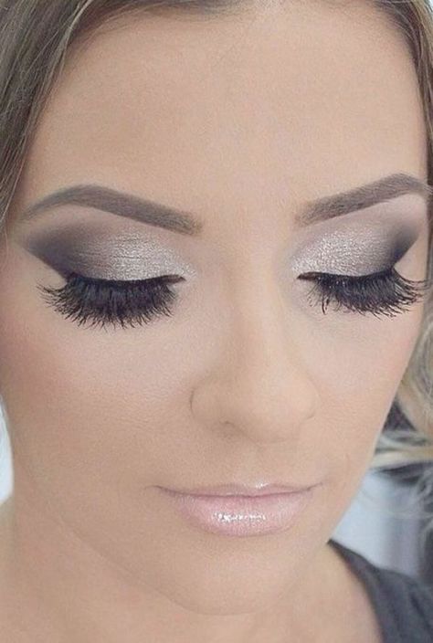 49 Natural Smokey Eye Makeup Looks Outstanding Trucco Smokey Eye, Silver Smokey Eye, Grey Smokey Eye, Silver Eye Makeup, Smokey Eye Makeup Look, Natural Smokey Eye, Fixing Spray, Smokey Eyeshadow, Make Up Inspiration