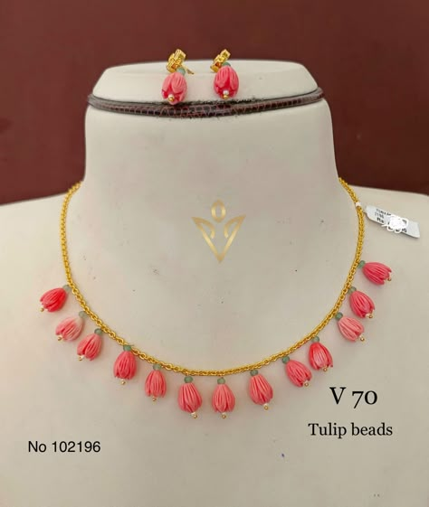 Beads Jewellery Indian, Durga Jewellery, Tulips Design, Tulip Beads, Indian Wedding Jewelry Sets, Gold Pearl Jewelry, Antique Necklaces Design, Antique Necklaces, Happy Mood