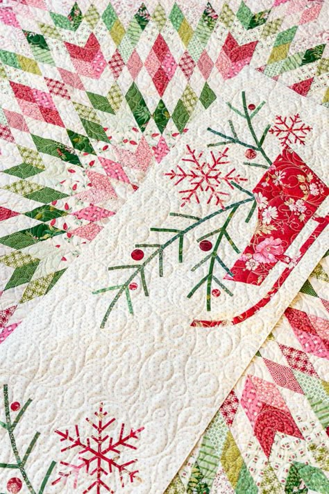 Modern Christmas Quilts Ideas, Pink Christmas Quilt, Christmas Quilts Ideas, Modern Christmas Quilt, Quilts Christmas, Sew Christmas, Christmas Quilting Projects, Christmas Quilt Blocks, Vintage Quilts Patterns