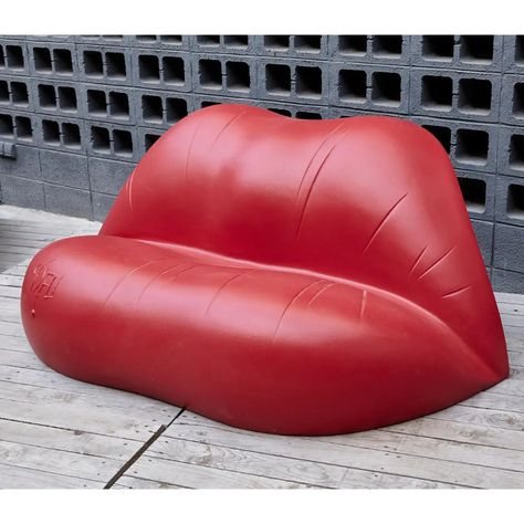 Salvador Dali, Contemporary, Red Dali Lips Sofa For Sale at 1stDibs Dali Sculpture, Salvador Dali Interior Design, Dali Lips Sofa, Dali Melting Clock, Lips Sofa, Bd Design, Salvador Dali Divine Comedy, Spanish Modern, Building Front