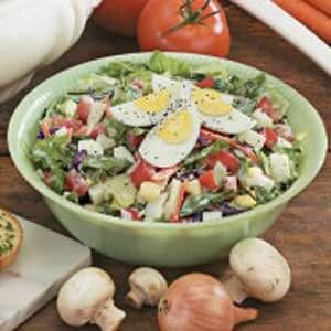 Creamy Lettuce Salad Basic Salad, Eggs Tomato, Vegetable Pasta Salad, Zephyrhills Florida, Packaged Salad, Lettuce Salad Recipes, Vegetable Pasta Salads, Roasted Vegetable Pasta, Sweet Dressing