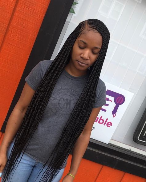 286 Likes, 5 Comments - Tierra ✨ (@labelmepretteee) on Instagram: “Extendo side part layers 😍 ❤️ #feedinbraids #layers #beautifulview #slaying #boxbraids…” Side Part Layers, Melanin Hairstyles, Feed In Braids, Lemonade Braids Hairstyles, Braided Hairstyles For Black Women Cornrows, Nike Air Monarch, Feed In Braids Hairstyles, African Hair Braiding Styles, Marvel Logo