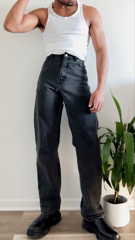 High Rise Jeans Outfit Men, High Rise Jeans Outfit, Fotos Hot, Mens Dress Outfits, Jeans Outfit Men, Outfits Hombre, Men's Outfits, Men Stylish Dress, Fashion Icons