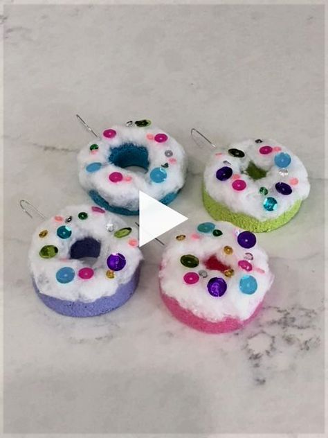 *** DIY Christmas Donut Ornaments: Using Pool Noodles. Learn 2 Different tutorials to make fake icing: one with Whipple Cream & one using cotton balls. candy land christmas, candy land christmas door decorations, candy land christmas door, candy land christmas float ideas..!! Fake Icing, Donut Ornament, Christmas Candy Land, Christmas Donuts, Candy Land Christmas Door, Christmas Float Ideas, Christmas Float, Pool Noodles, Cotton Balls