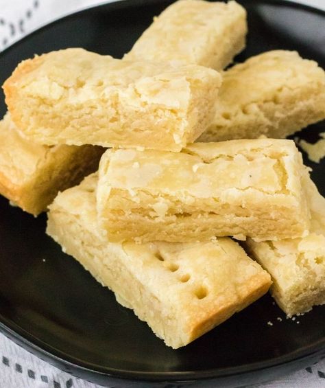 Walker's Scottish Shortbread Cookies Recipe English Butter Cookies, Copycat Walkers Shortbread Cookies, Walker Shortbread Cookies Recipe, Scottish Butter Cookies, Walkers Shortbread Recipe, Scottish Cookies, Shortbread Cookies Recipes, English Shortbread, Shortbread Scottish