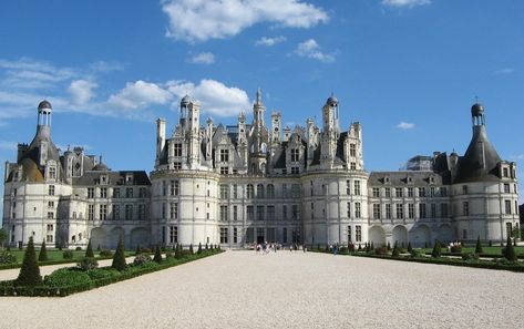 Tiny Glade, Chambord Castle, French Practice, Sea Angel, French Castle, Staircase Design Modern, Small Castles, American Landscape, Castle Aesthetic