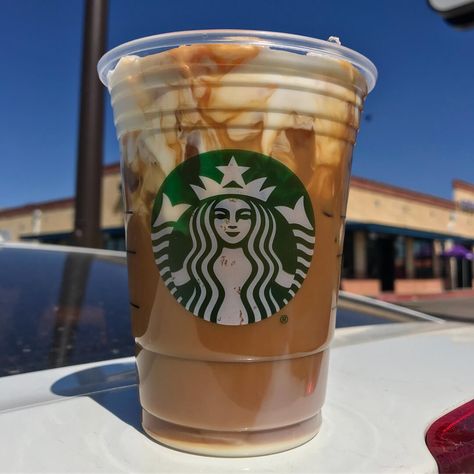 White Mocha Cold Brew - The Macro Barista Macro Barista, White Mocha Cold Brew, Sugar Free Starbucks Drinks, Starbucks Specialty Drinks, Mocha Cold Brew, Carmel Coffee, Barista Recipe, Low Calorie Starbucks Drinks, Caramel Iced Coffee