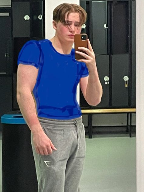 Kit Connor on Twitter: "After lots of requests, I took the gym selfie. No editing of course… " Kit Conor, Kit Conner, Nick Nelson, Heart Stopper, Asian Garden, Ideal Boyfriend, Male Celebrities, Gym Selfie, Baby Kit