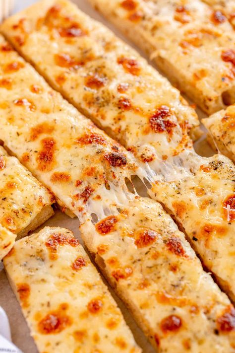 Pillsbury Pizza Dough Breadsticks, Pizza Braid With Pizza Dough, Cheesy Breadsticks Pizza Dough, Cheese Sticks With Pizza Dough, Cheese Bread With Pizza Dough, Pizza Dough Breadsticks, Cheese Bread Pizza, Homemade Pizza Crust Recipe, Cheese Dippers