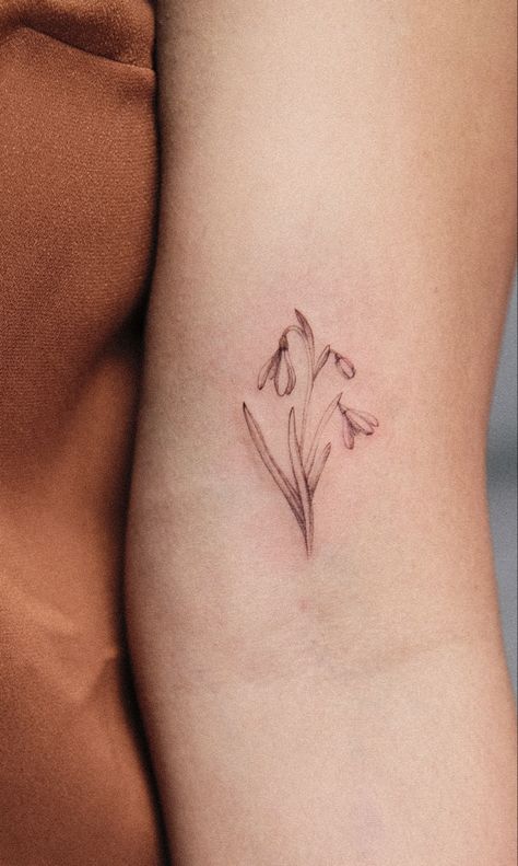 Snowdrop Wrist Tattoo, Snow Drop And Morning Glory Tattoo, Elbow Crook Tattoo, Tiny Snowdrop Tattoo, One Line Snowdrop Tattoo, Crocus Tattoo Small, Snowdrop Tattoo Birth Flower, Small Snowdrop Tattoo, Daisy And Snowdrop Tattoo