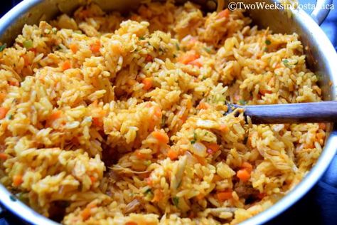 Costa Rican Rice And Beans Recipe, Costa Rican Chicken And Rice, Costa Rica Dishes, Costa Rica Food Dishes, Costa Rica Food Recipes, Aroz Con Pollo, Costa Rica Recipes, Latin Meals, Tropical Dishes