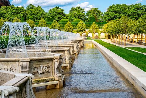 15+Must-Have+Experiences+at+Longwood+Gardens+by+Walking+On+Travels Camping In Pennsylvania, Falling Water House, Italian Water, Open Air Theater, Flight Booking, Meadow Garden, Longwood Gardens, Hidden Places, Water Fountains