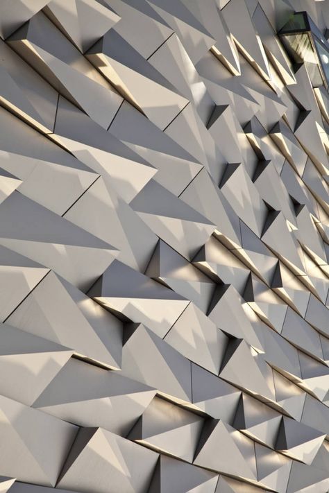 Titanic Belfast / CivicArts & Todd Architects Facade Pattern, Architectural Pattern, مركز ثقافي, Building Facade, Facade Architecture, Facade Design, Foto Inspiration, Belfast, Amazing Architecture