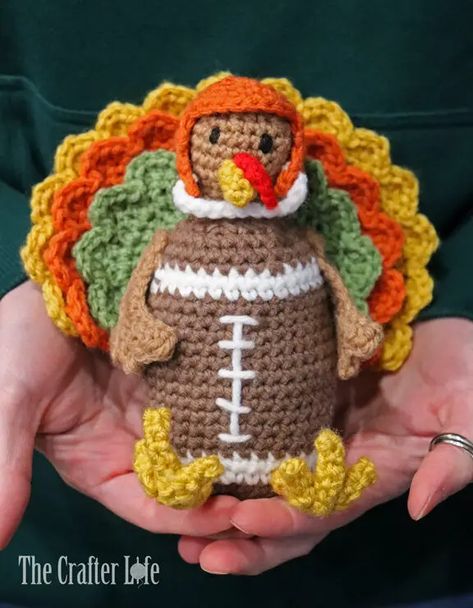 Crochet Football Gnome Pattern, Turkey Crochet Pattern Free, Crochet Football Pattern, Turkey Crochet, Football Crochet, Thanksgiving Crochet Patterns, Make A Turkey, Crochet Football, Crochet Pour Halloween