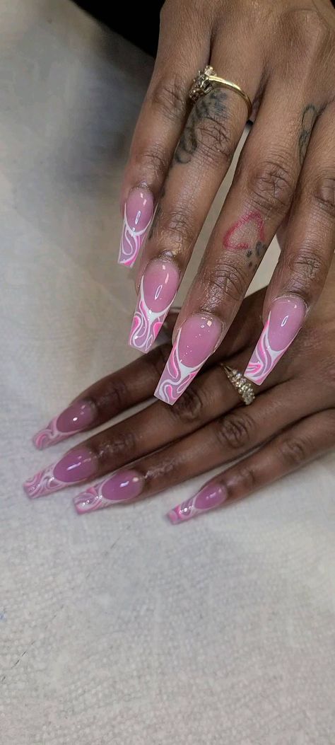 Squiggly Line Nails, Squiggly Nails, Squiggle Nails, Line Nails, Line Nail Designs, Ny Nails, Squiggly Lines, Lines On Nails, Instagram Nails