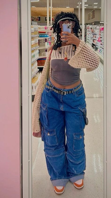 Flare Jeans Outfit Plus Size Style, Earthy Streetwear Aesthetic, Boho Streetwear Outfits, Color Coded Outfits, Baddie Crochet, Plus Size Summer Outfits Aesthetic, Y2k Outfits Plus Size, Street Style Outfits Casual, Plus Size Streetwear