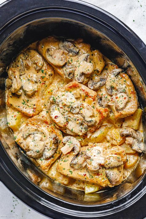 Creamy Garlic Pork Chops with Mushrooms and Potatoes - #slowcooker #porkchops #potatoes #recipe #eatwell101 - These slow cooker pork chops are incredibly easy to make and smothered in a creamy, mouthwatering garlic sauce! - #recipe by #eatwell101® Slowcooker Porkchops, Creamy Garlic Pork Chops, Eatwell101 Recipes, Pork Chops With Mushrooms, Garlic Pork Chops, Pork Chop Recipes Crockpot, Garlic Pork, Pork Chops And Potatoes, Crockpot Chicken Breast